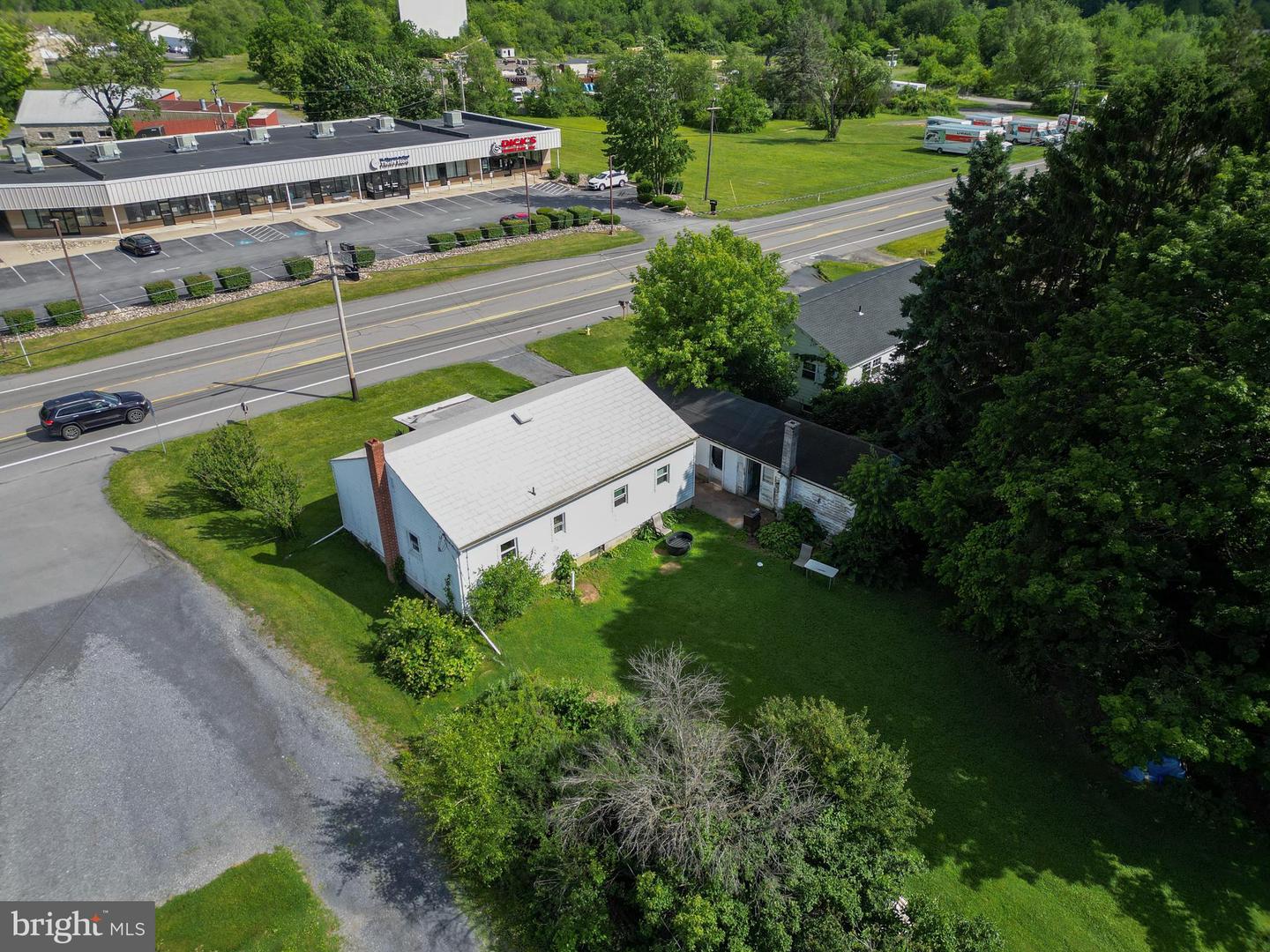 1301 & 1317 Benner Pike Property Photo 10