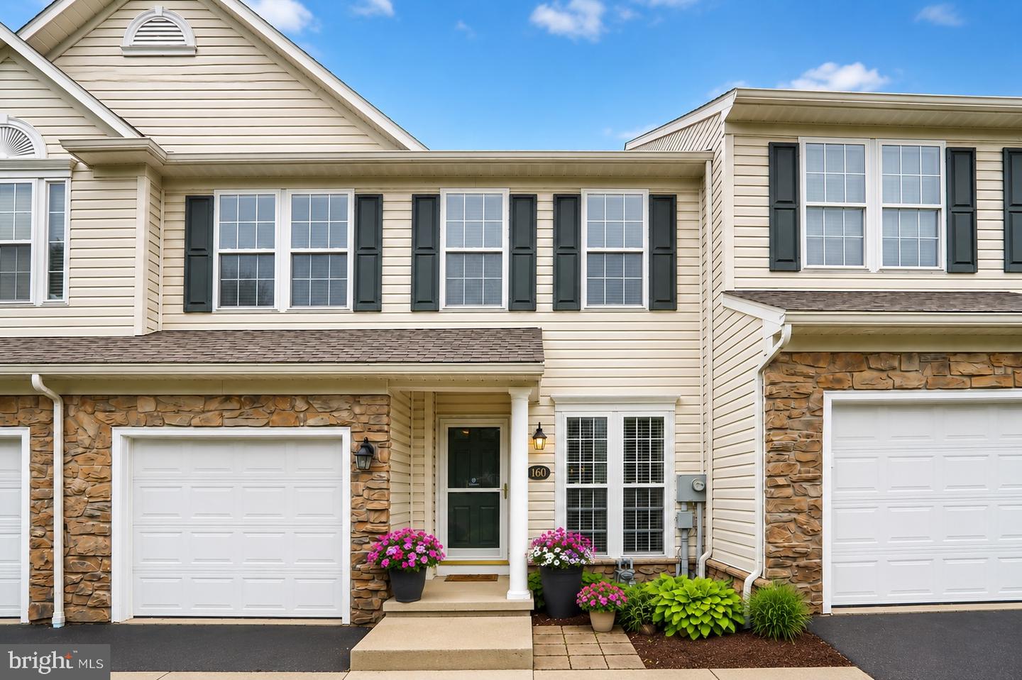 160 SCENERY CT