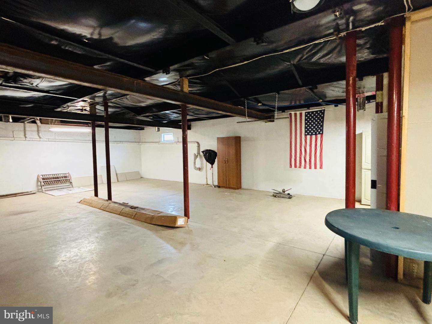 107 E Park Ave Property Photo 4