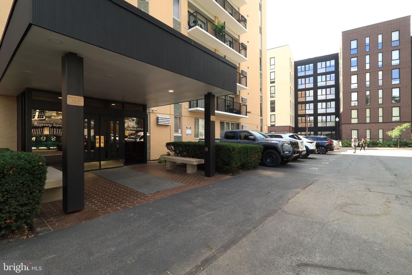 200 Highland Ave #apt. 210 Property Photo 2