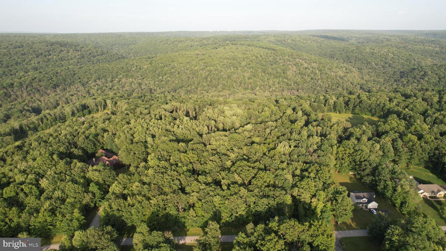 C Oakwood & Ridgewood Property Photo 3