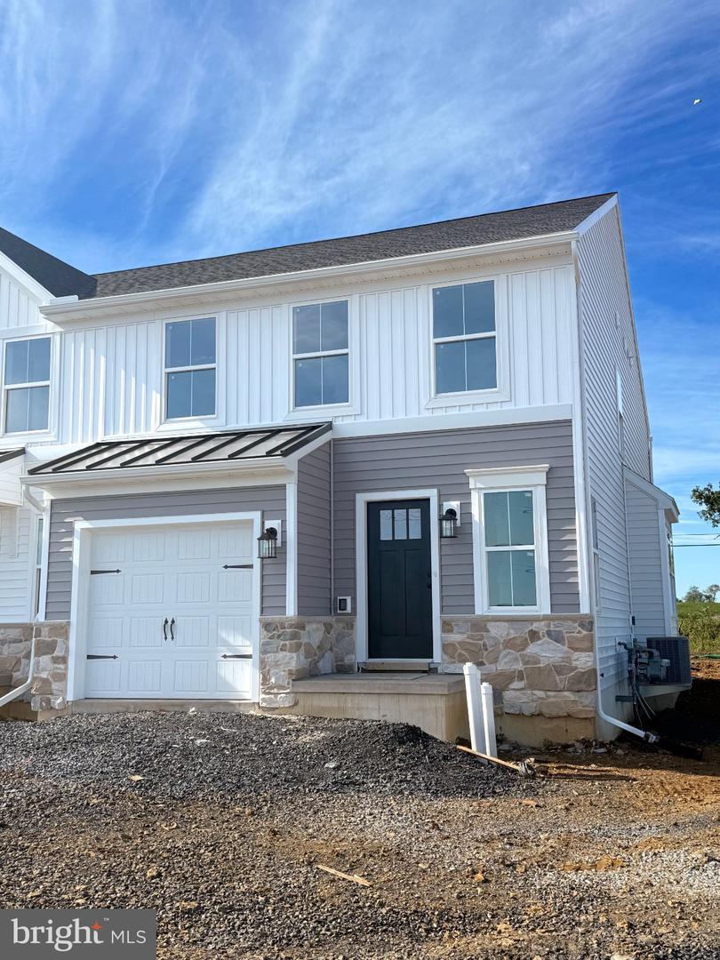 207 BROAD OAK LN #LOT 161 Property Photo 1