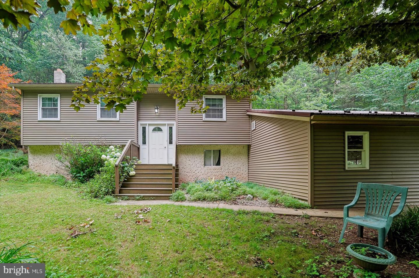 140 Spring Run Rd Property Photo 1