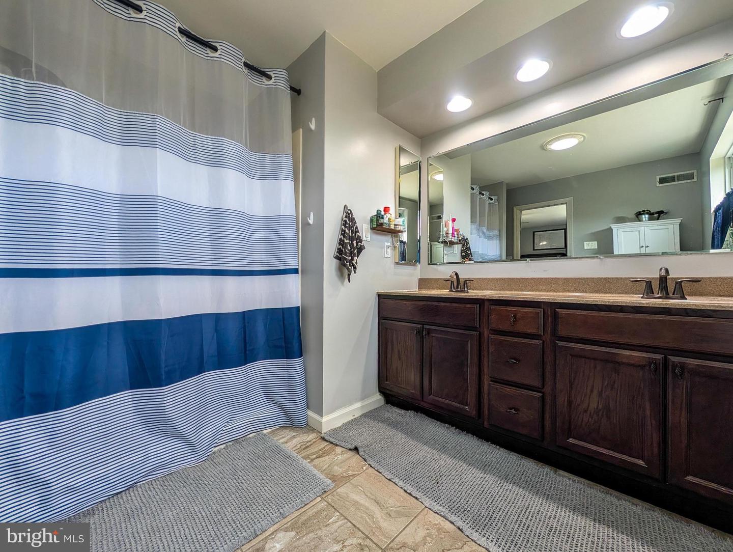 111 Hill St Property Photo 42
