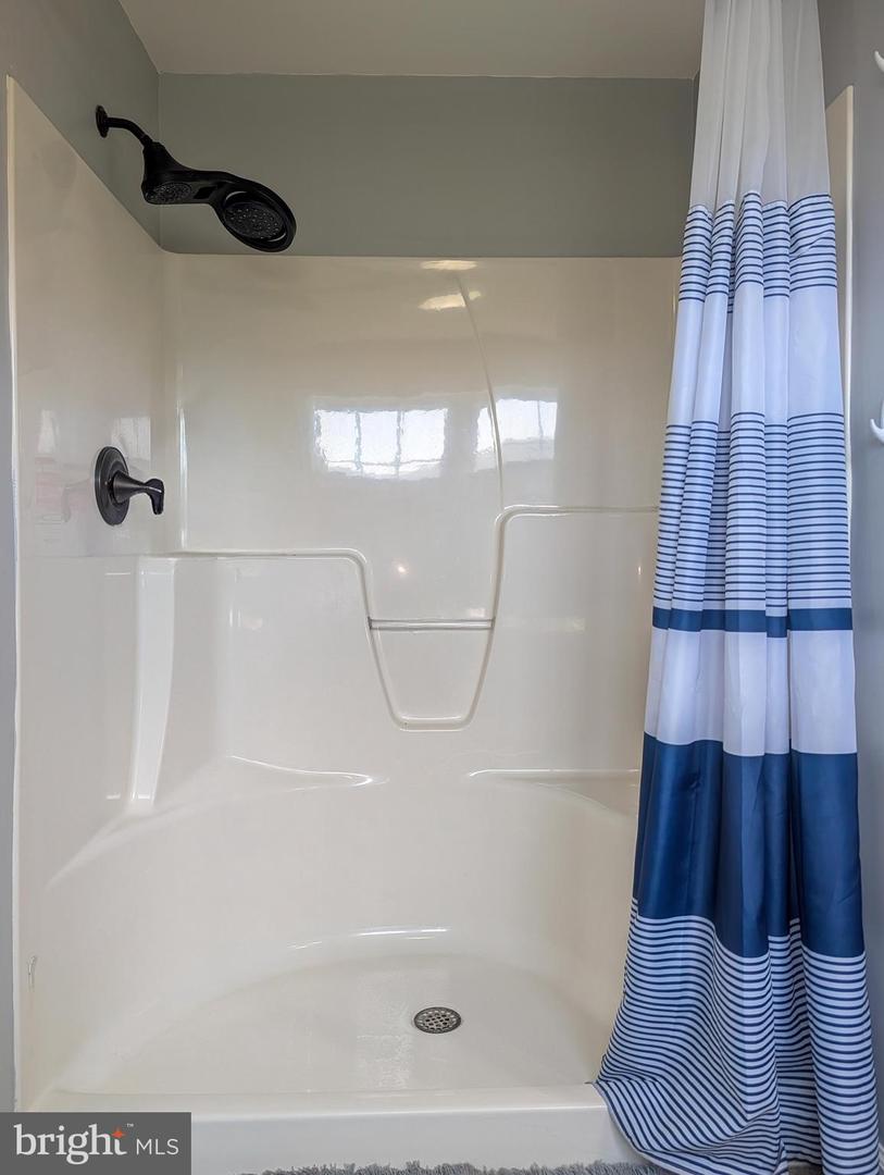 111 Hill St Property Photo 43