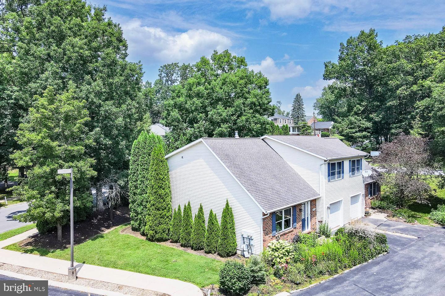 301 Amblewood Way Property Photo 1