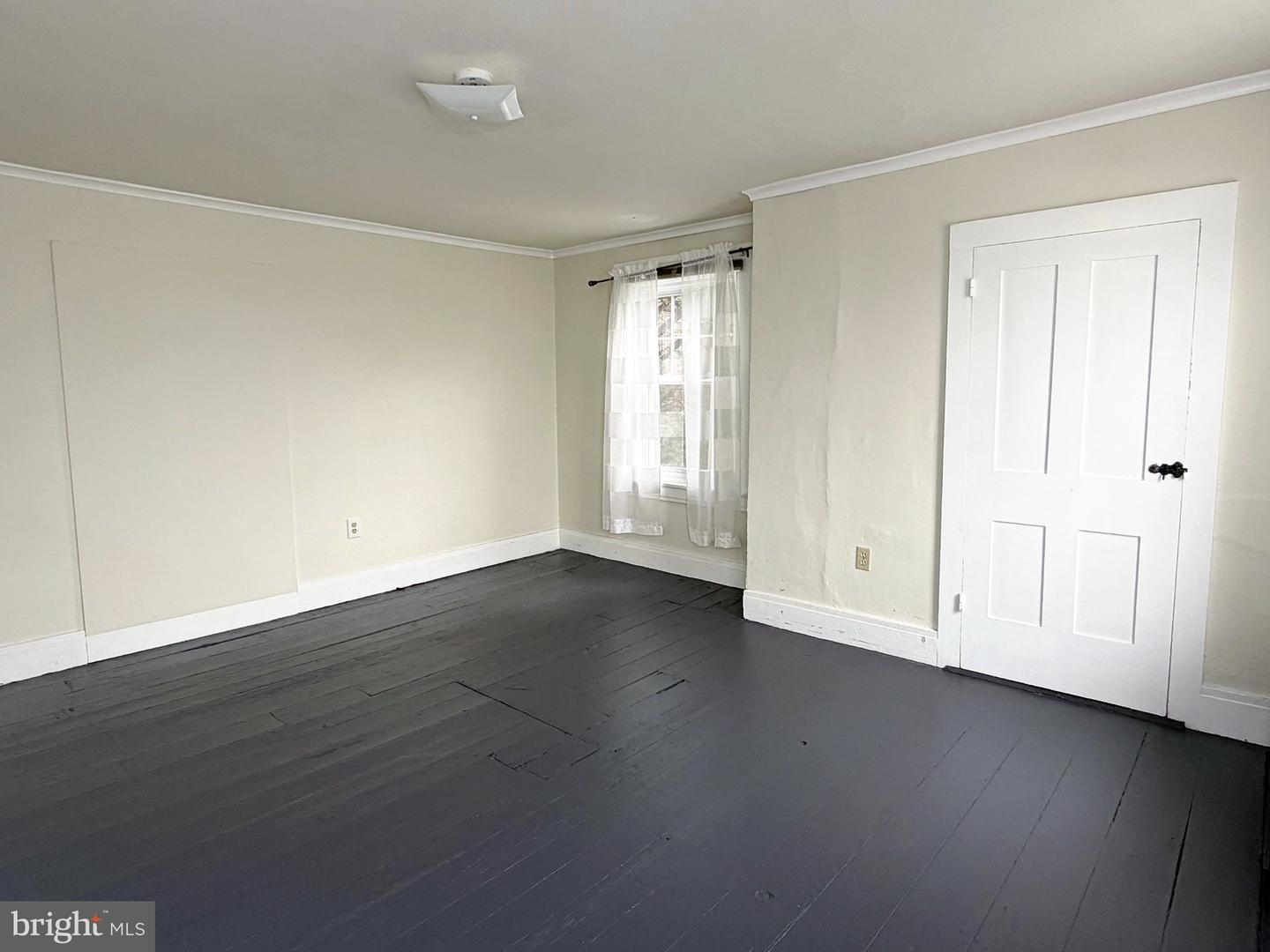 138 W Logan St Property Photo 22