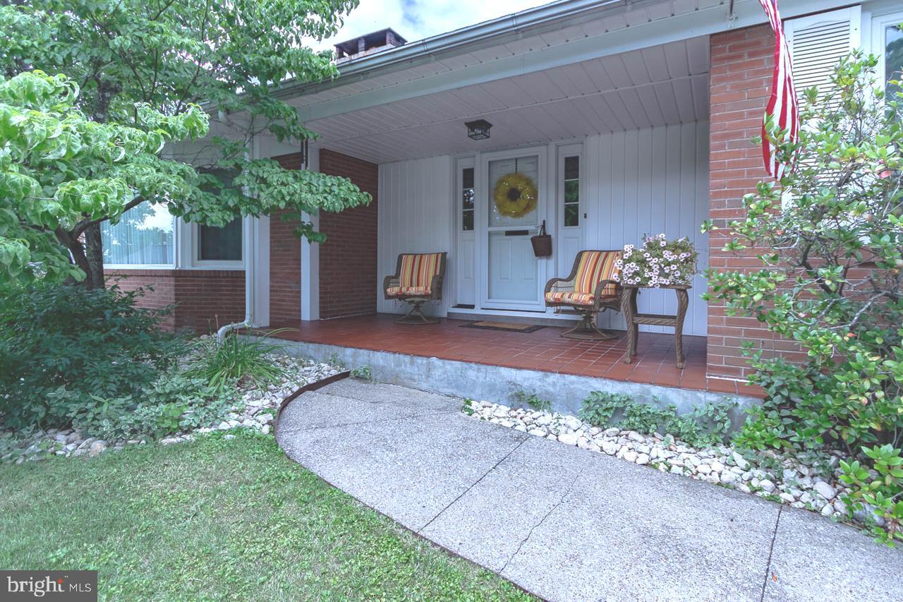 6 S 8th St Property Photo 1