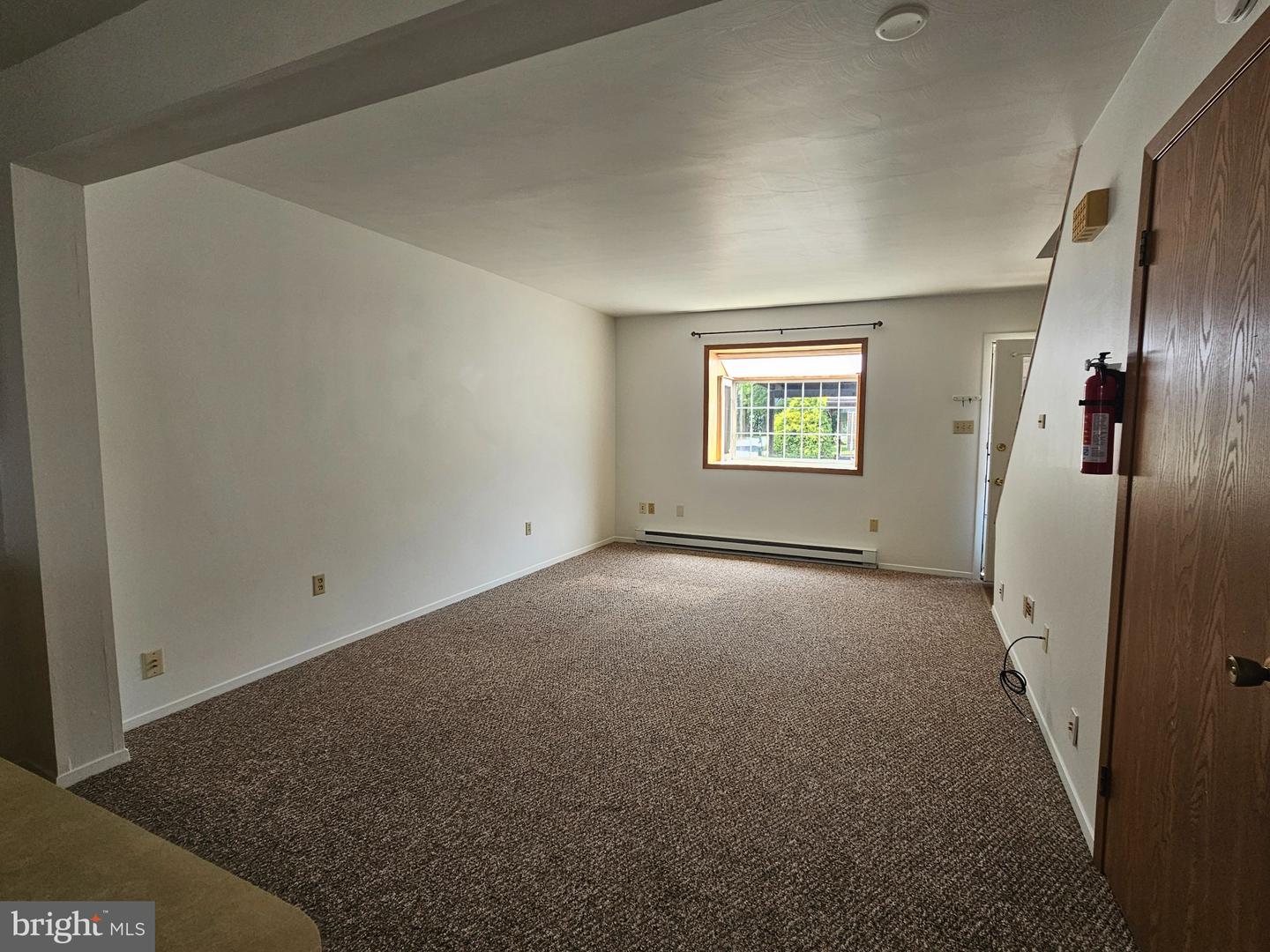 2048 Mary Ellen Property Photo 2