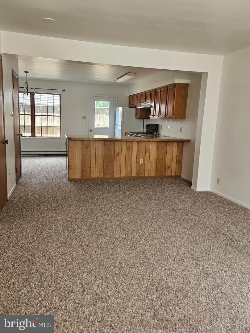 2048 Mary Ellen Property Photo 3