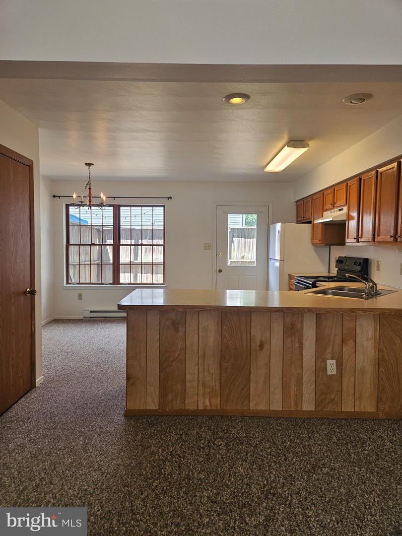 2048 Mary Ellen Property Photo 6