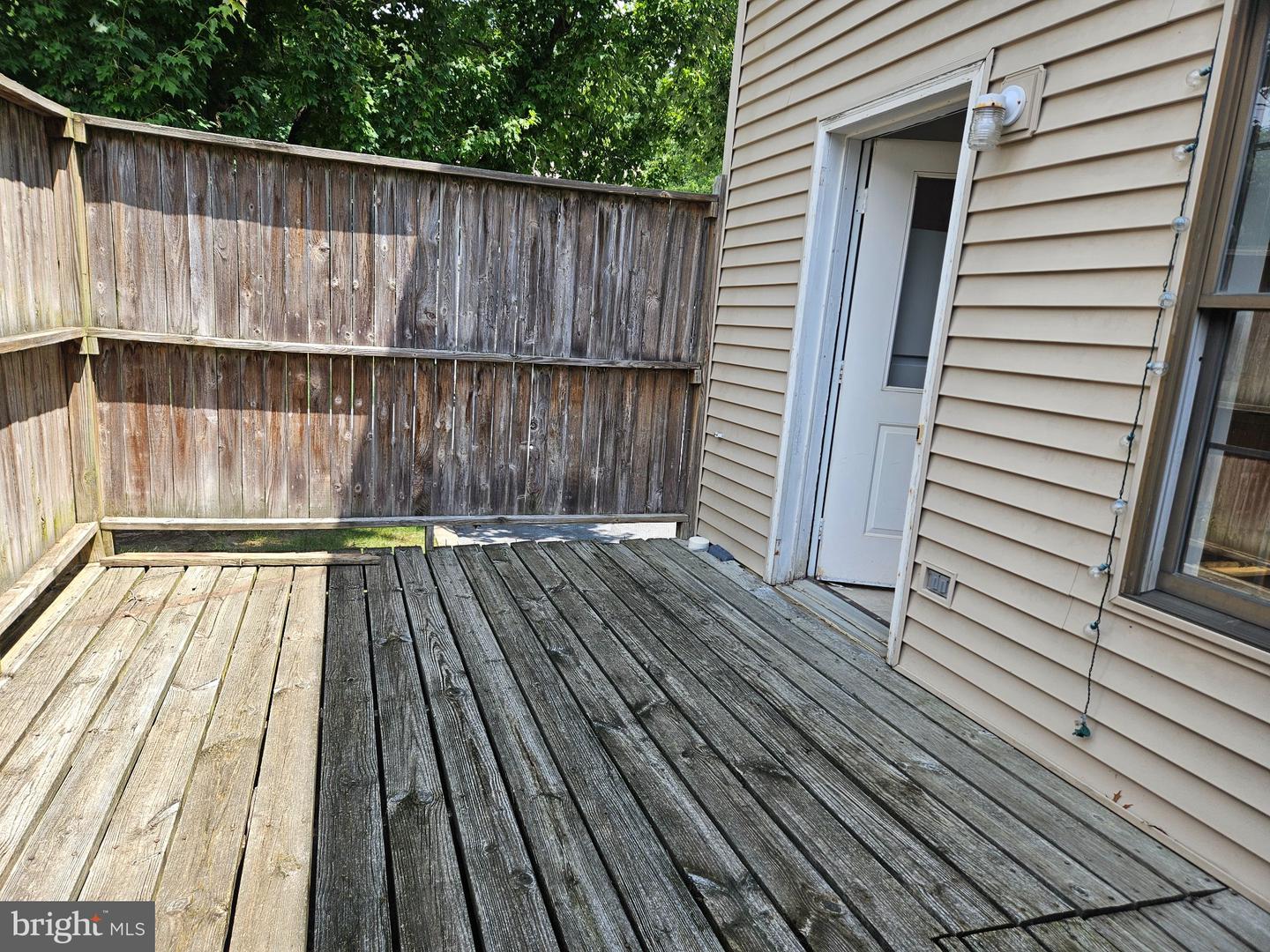 2048 Mary Ellen Property Photo 12