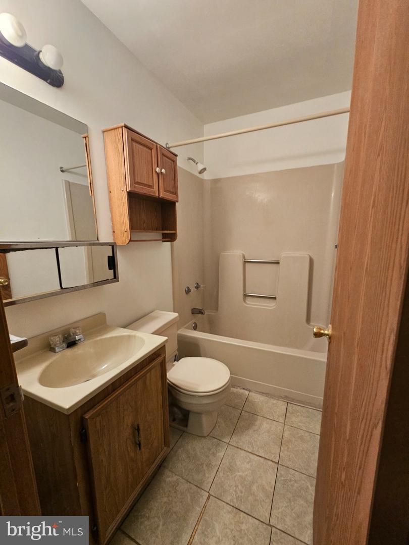 2048 Mary Ellen Property Photo 15