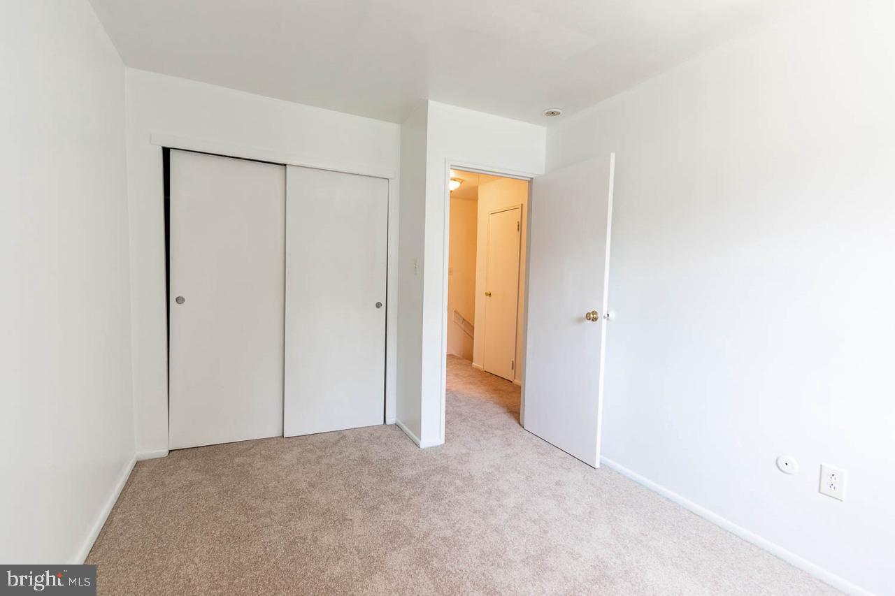 1111 W Aaron Dr #e Property Photo 19