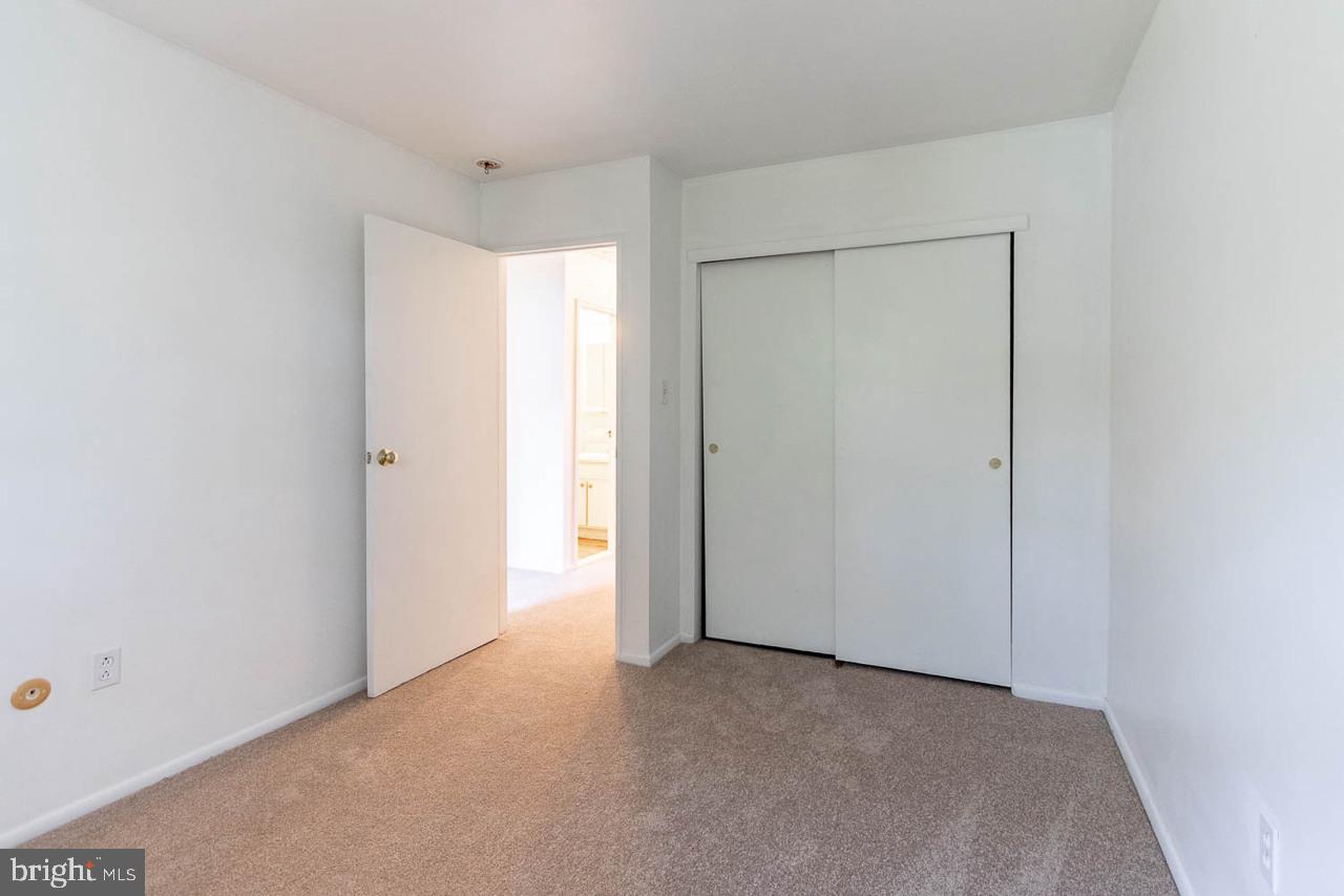 1111 W Aaron Dr #e Property Photo 21