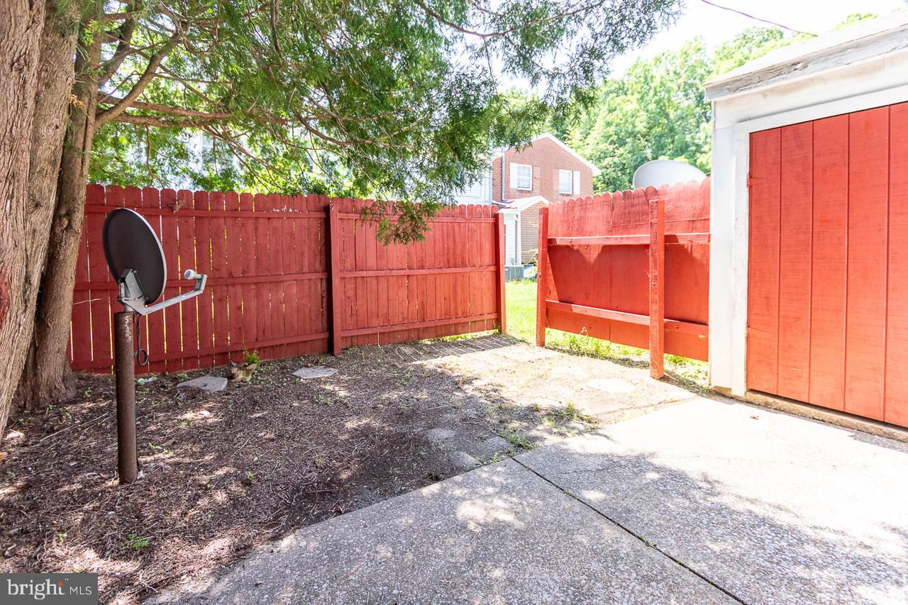 1111 W Aaron Dr #e Property Photo 22