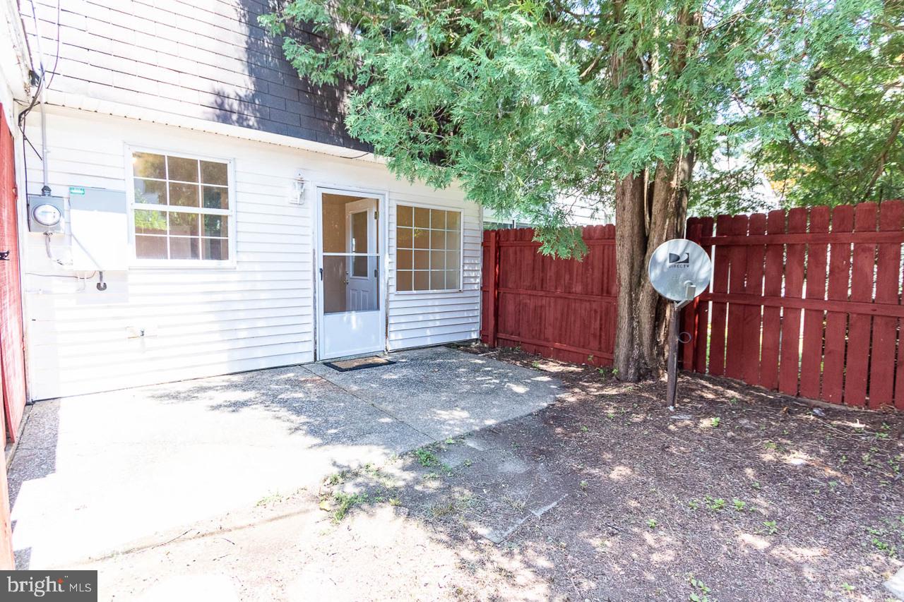 1111 W Aaron Dr #e Property Photo 23