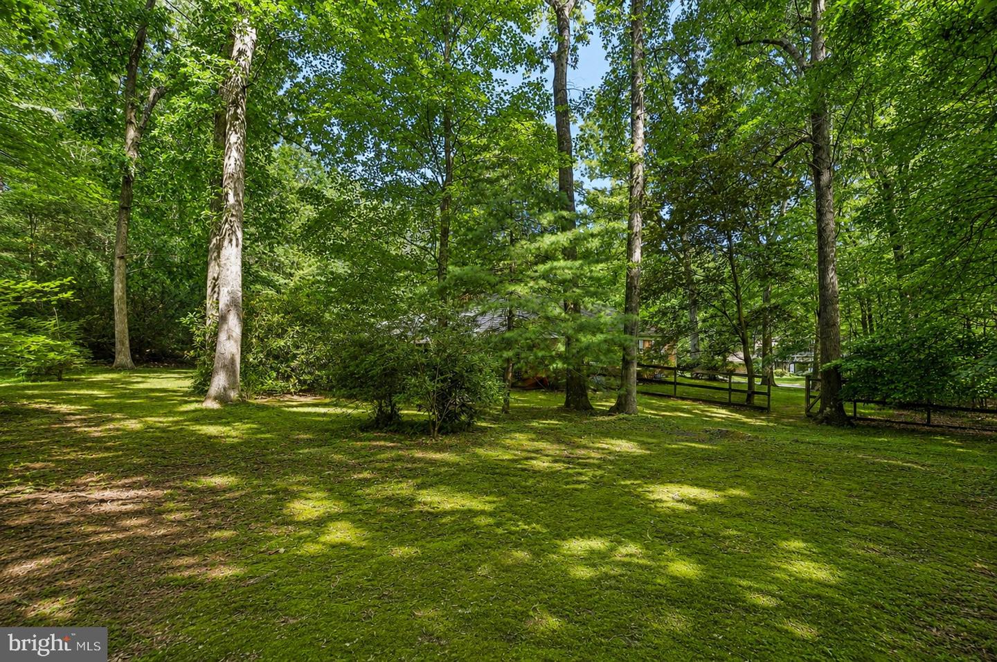 1350 Greenwood Cir Property Photo 5