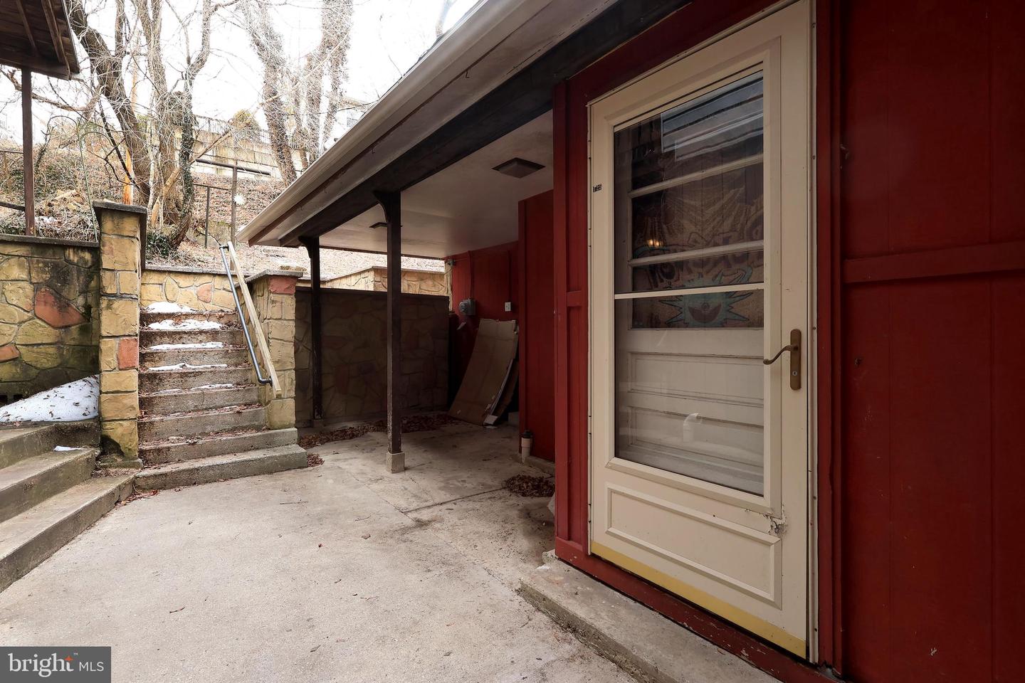 125 N Thomas St Property Photo 4