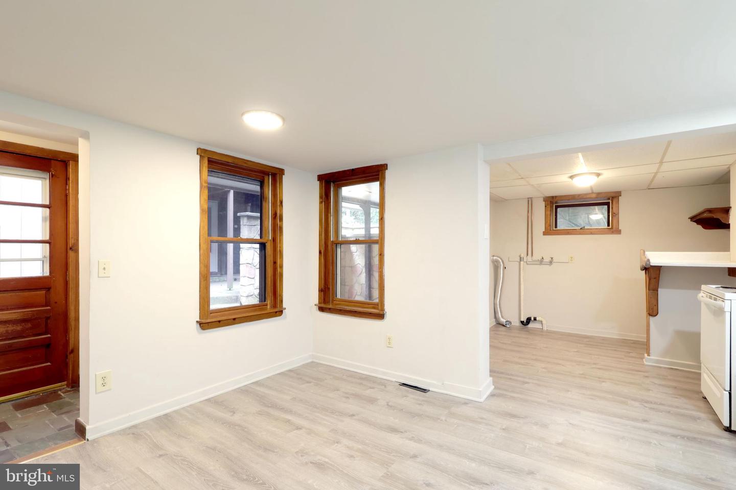 125 N Thomas St Property Photo 6