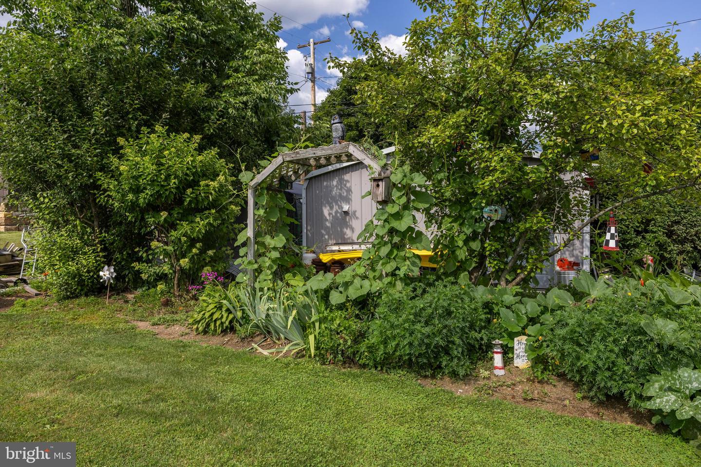 300 Centre St Property Photo 33