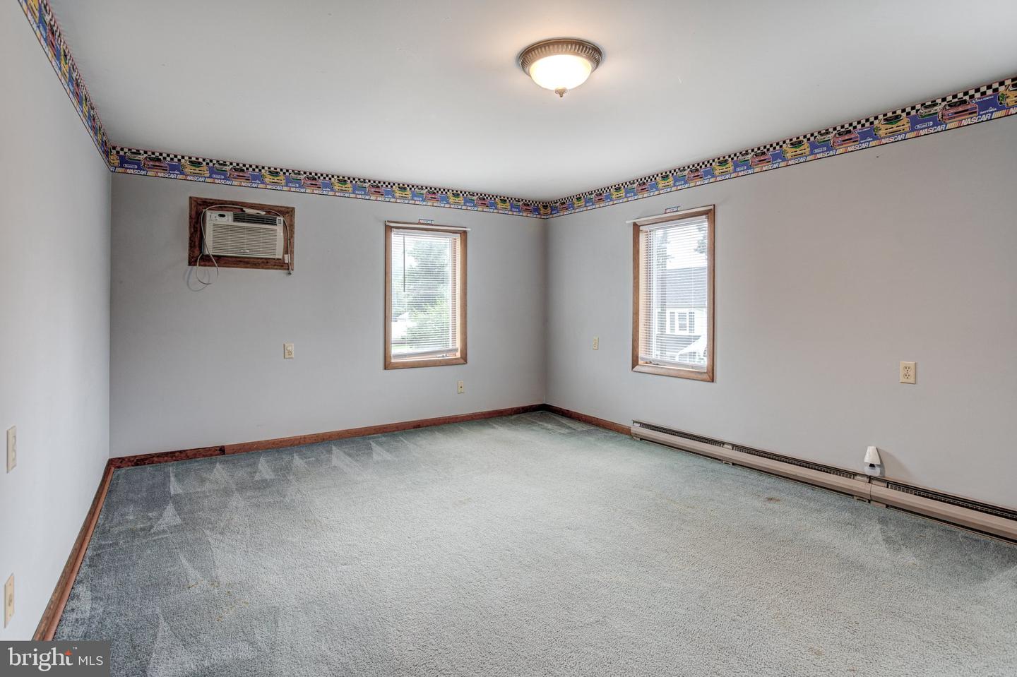 300 Centre St Property Photo 41
