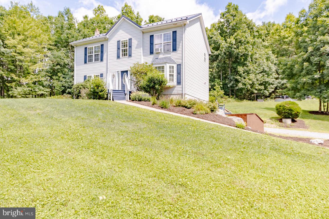 175 Creekside Ln Property Photo 1