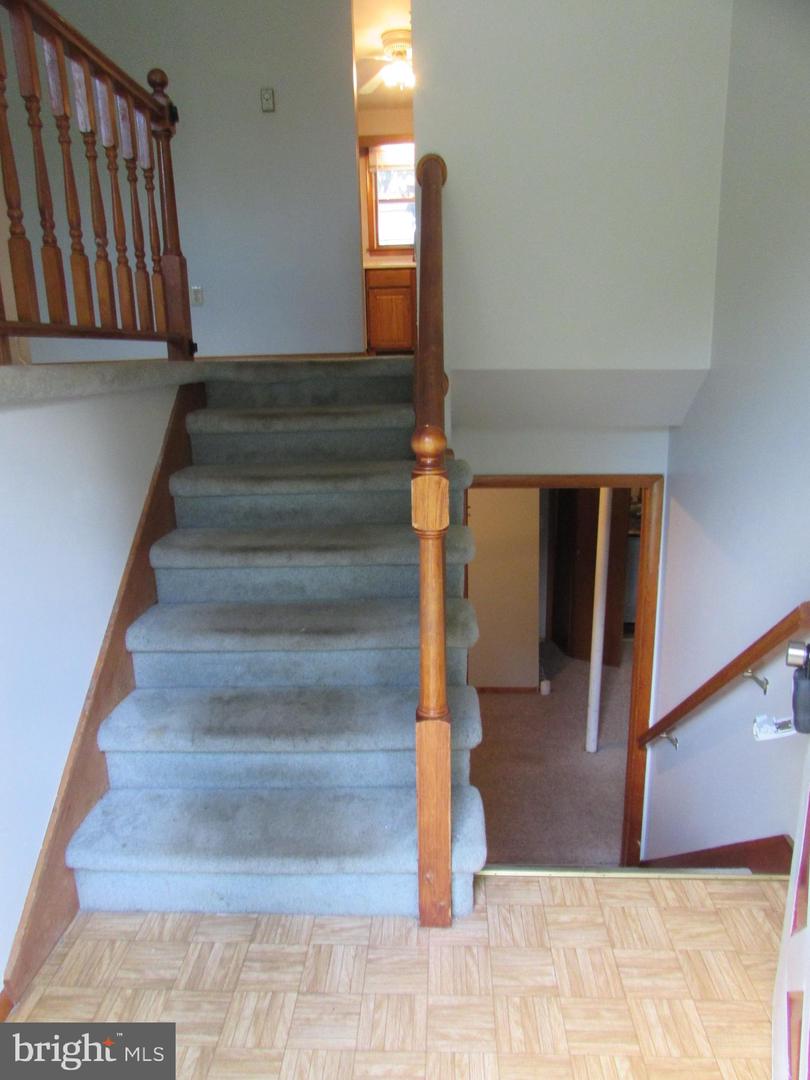 176 Creekside Dr Property Photo 5