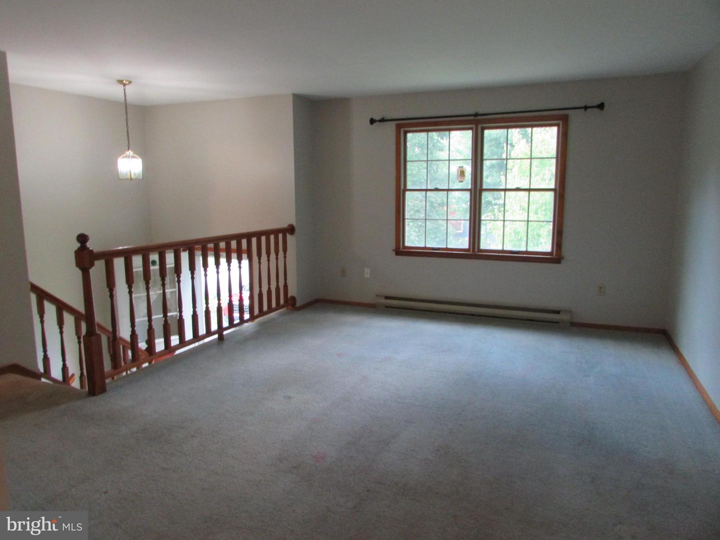 176 Creekside Dr Property Photo 7
