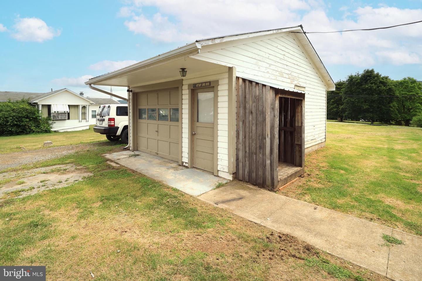 170 E Main St Property Photo 43