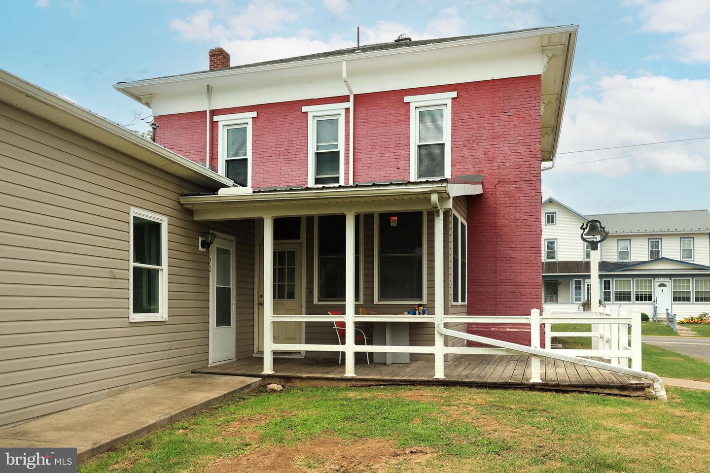 170 E Main St Property Photo 44