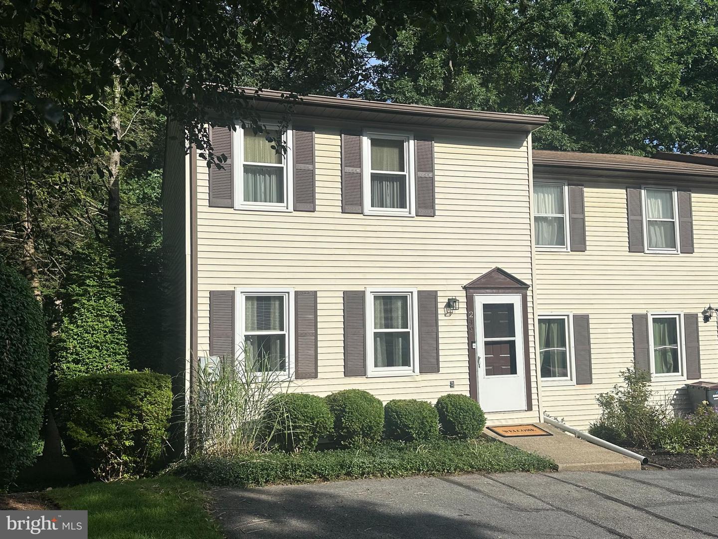 249 Oakwood Ave Property Photo 1