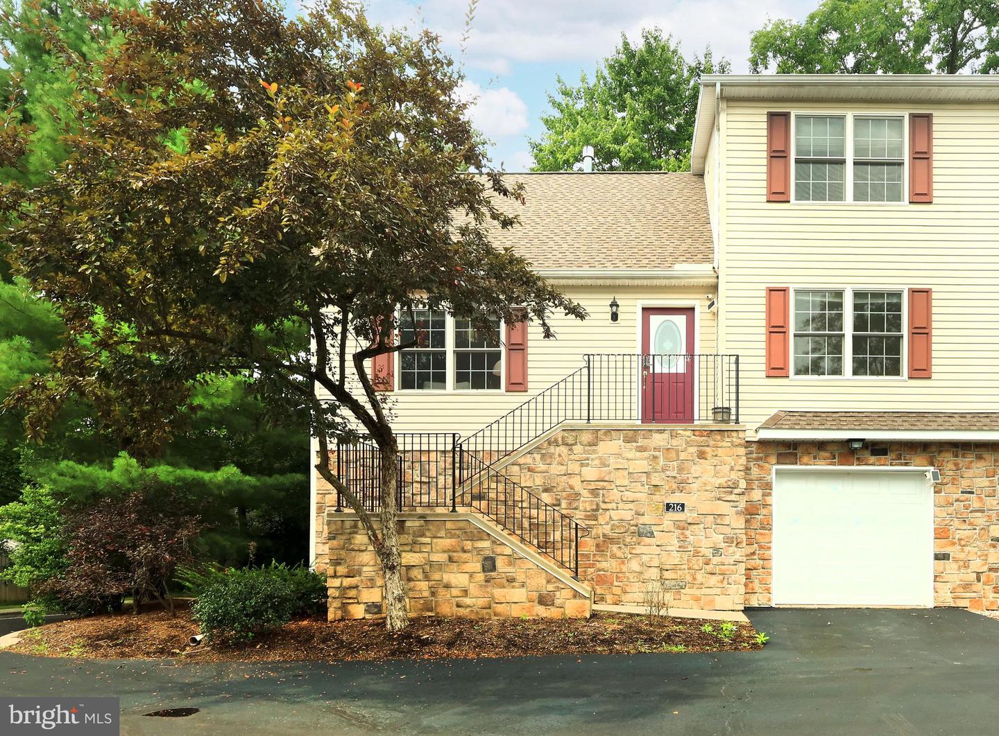 216 Amblewood Way Property Photo 1
