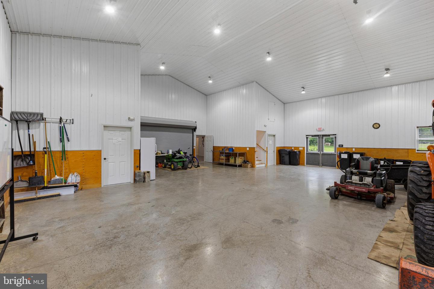 150 Property Photo 23