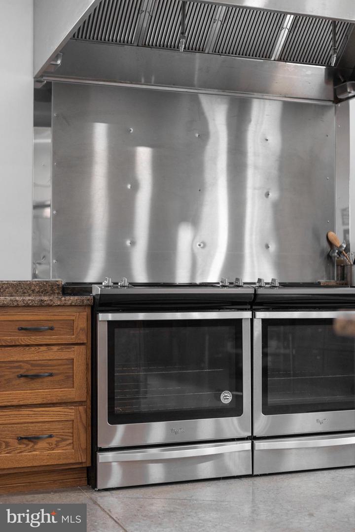 150 Property Photo 26