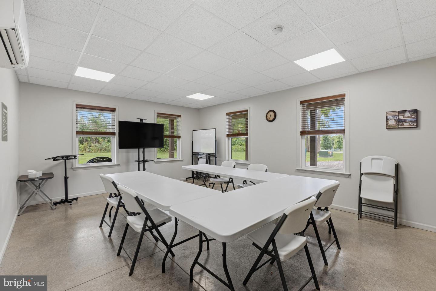 150 Property Photo 28
