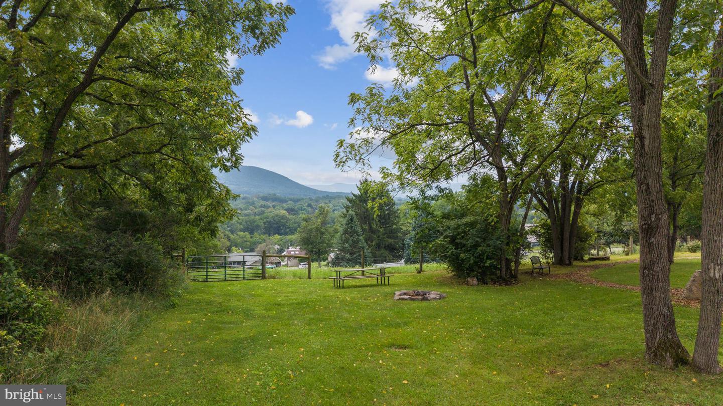150 Property Photo 36