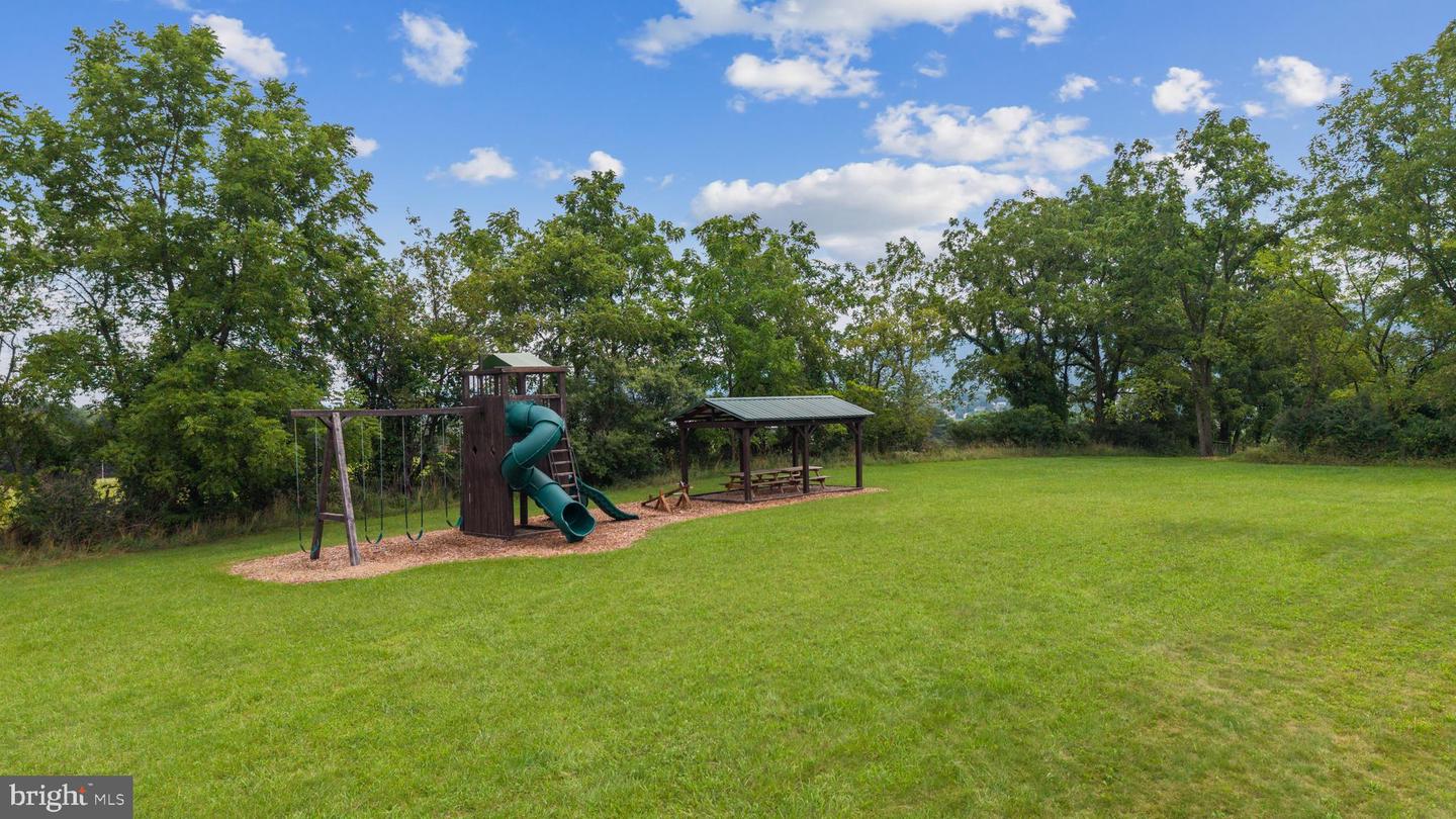 150 Property Photo 37