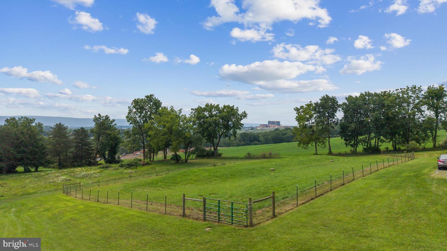 150 Property Photo 39