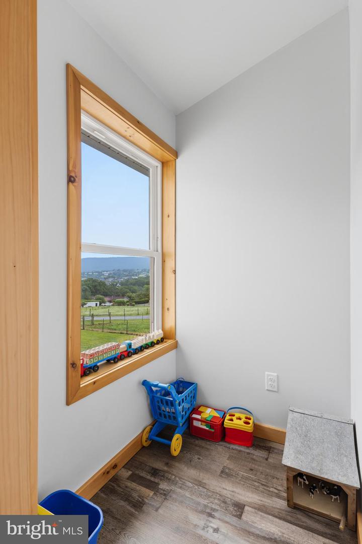 150 Property Photo 65