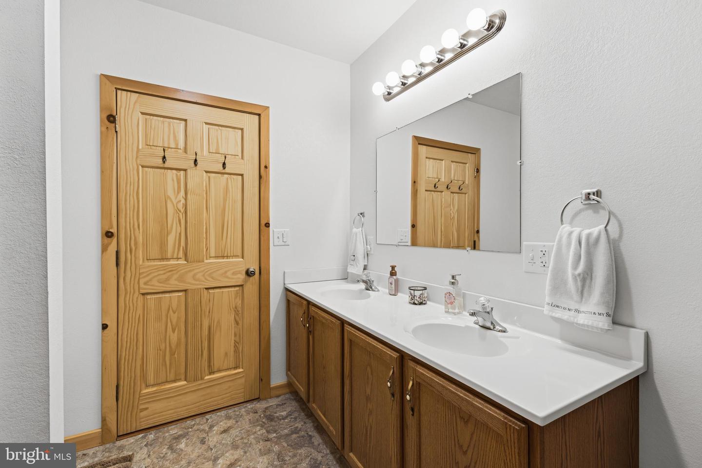 150 Property Photo 74