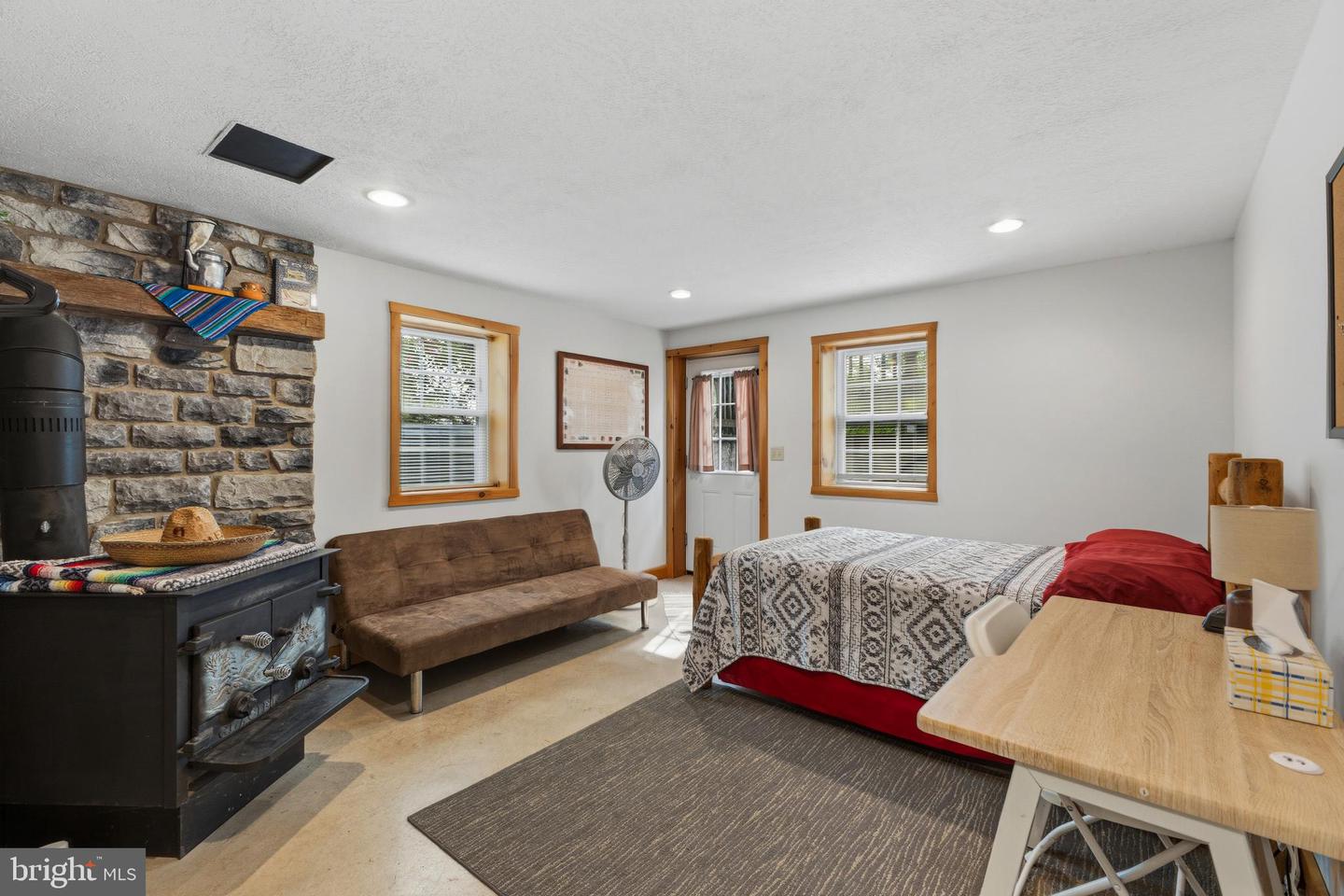 150 Property Photo 103