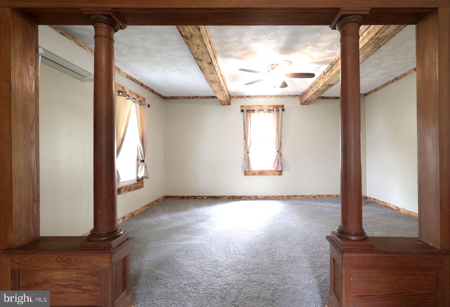 105 W Nectarine St Property Photo 9