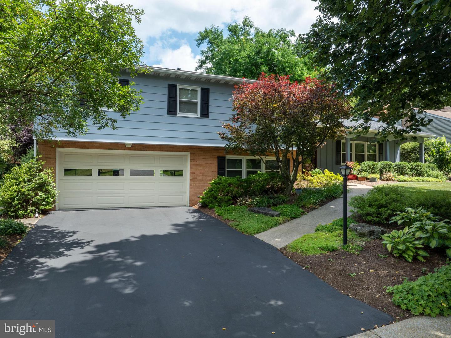 1203 Smithfield Cir Property Photo 2