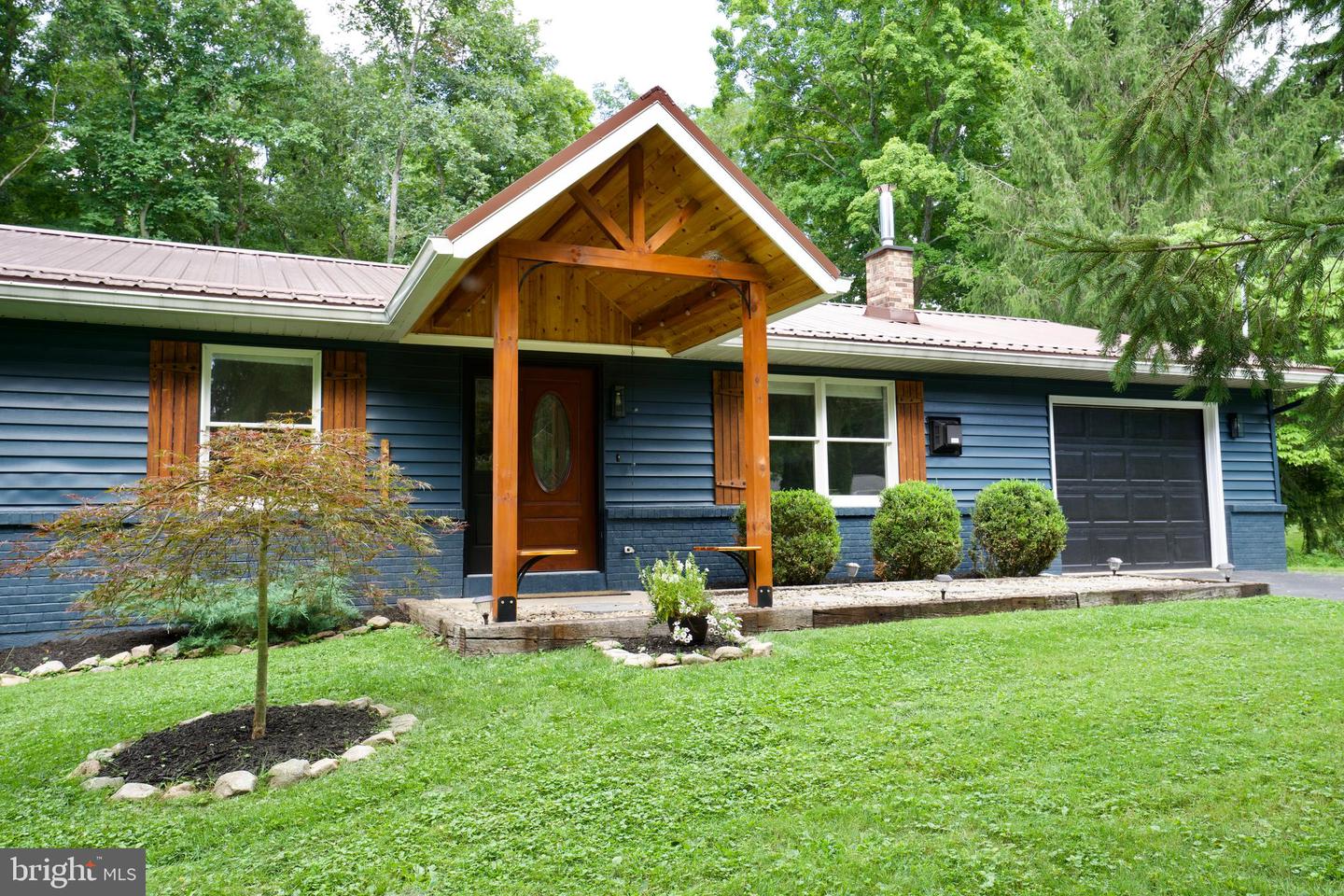 211 Mountain Rd Property Photo 1