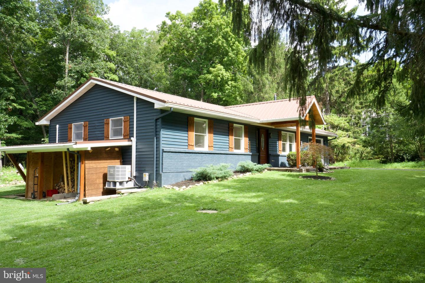 211 Mountain Rd Property Photo 2