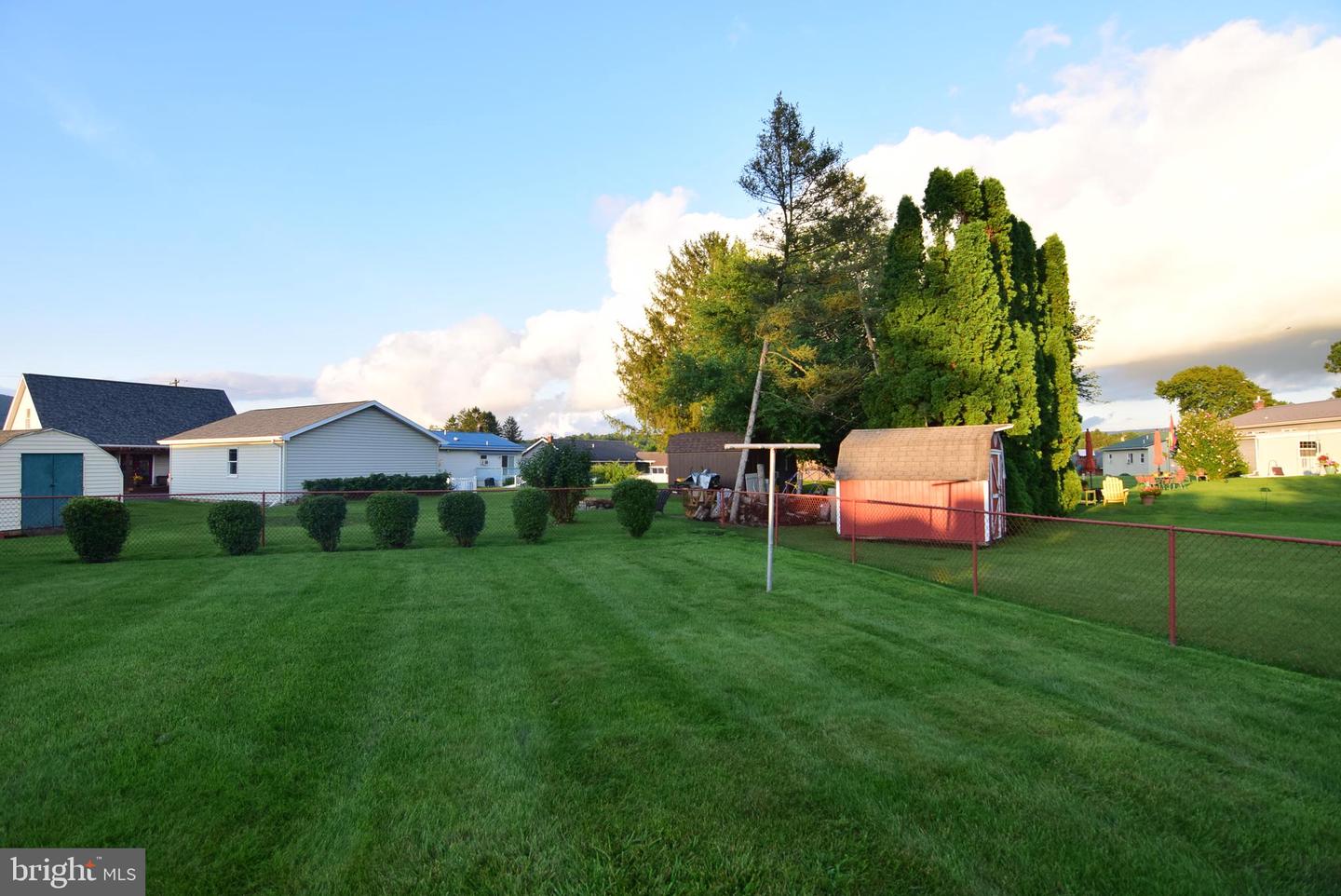 1131 Centre St Property Photo 10