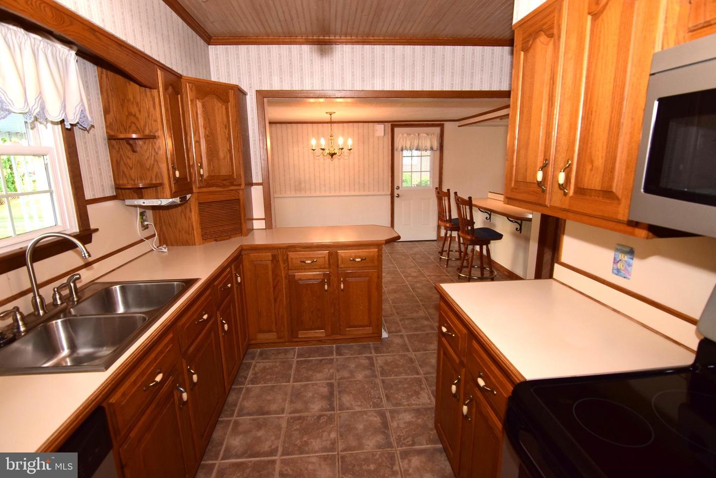 1131 Centre St Property Photo 17
