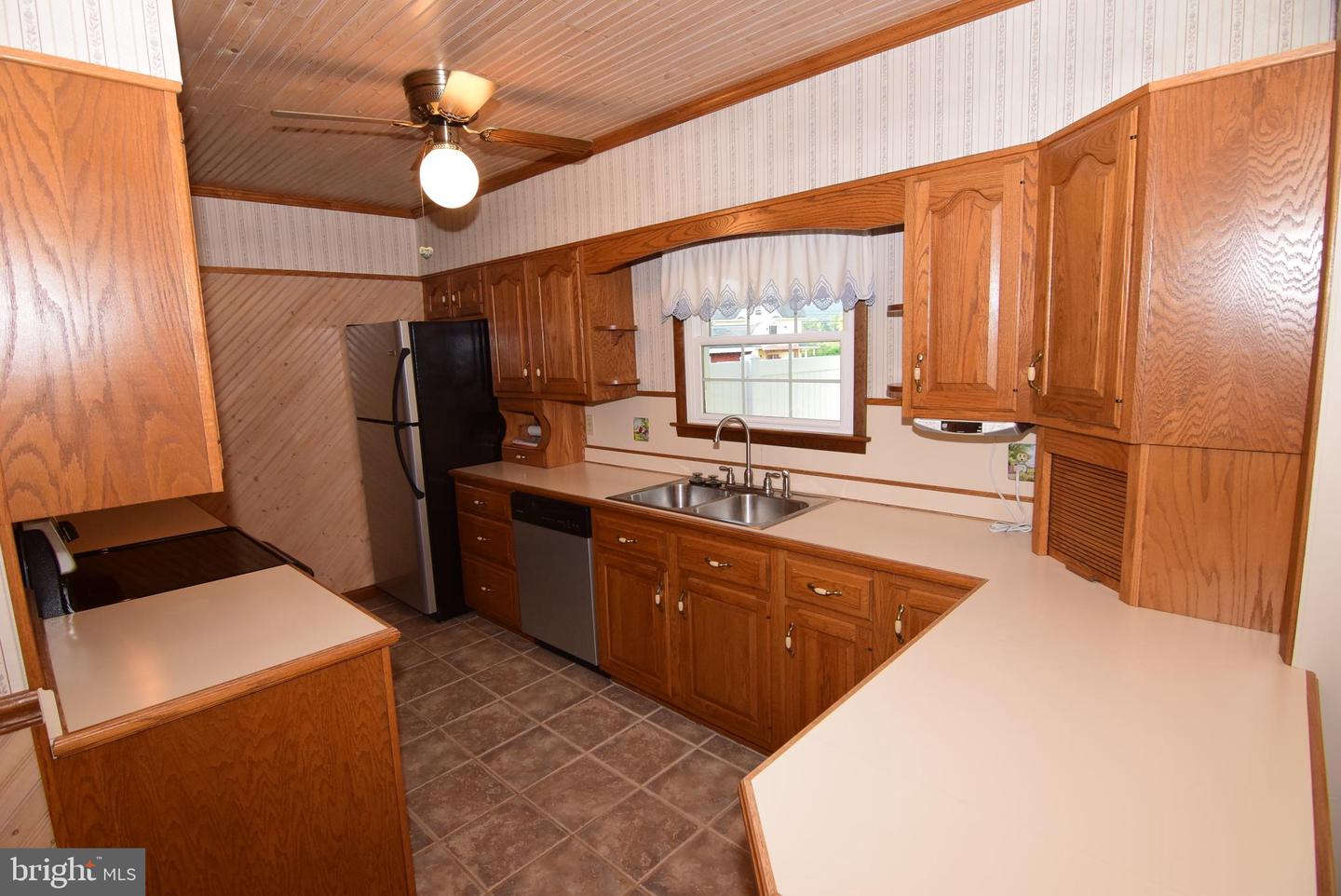1131 Centre St Property Photo 19