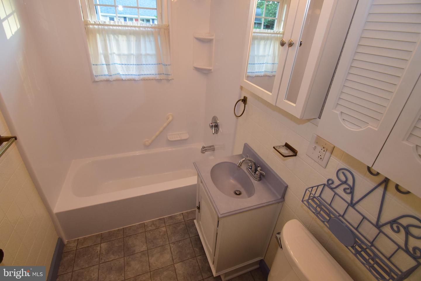 1131 Centre St Property Photo 22